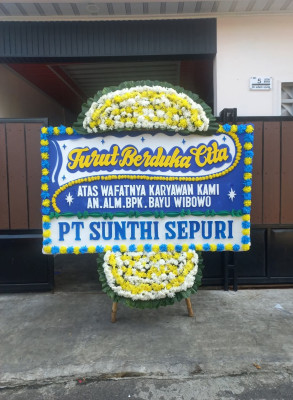 Papan Bunga Duka di Bitung Karangria